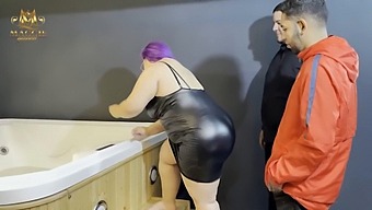 Two Men Engaging In Simultaneous Sexual Activity - A Thrilling Experience